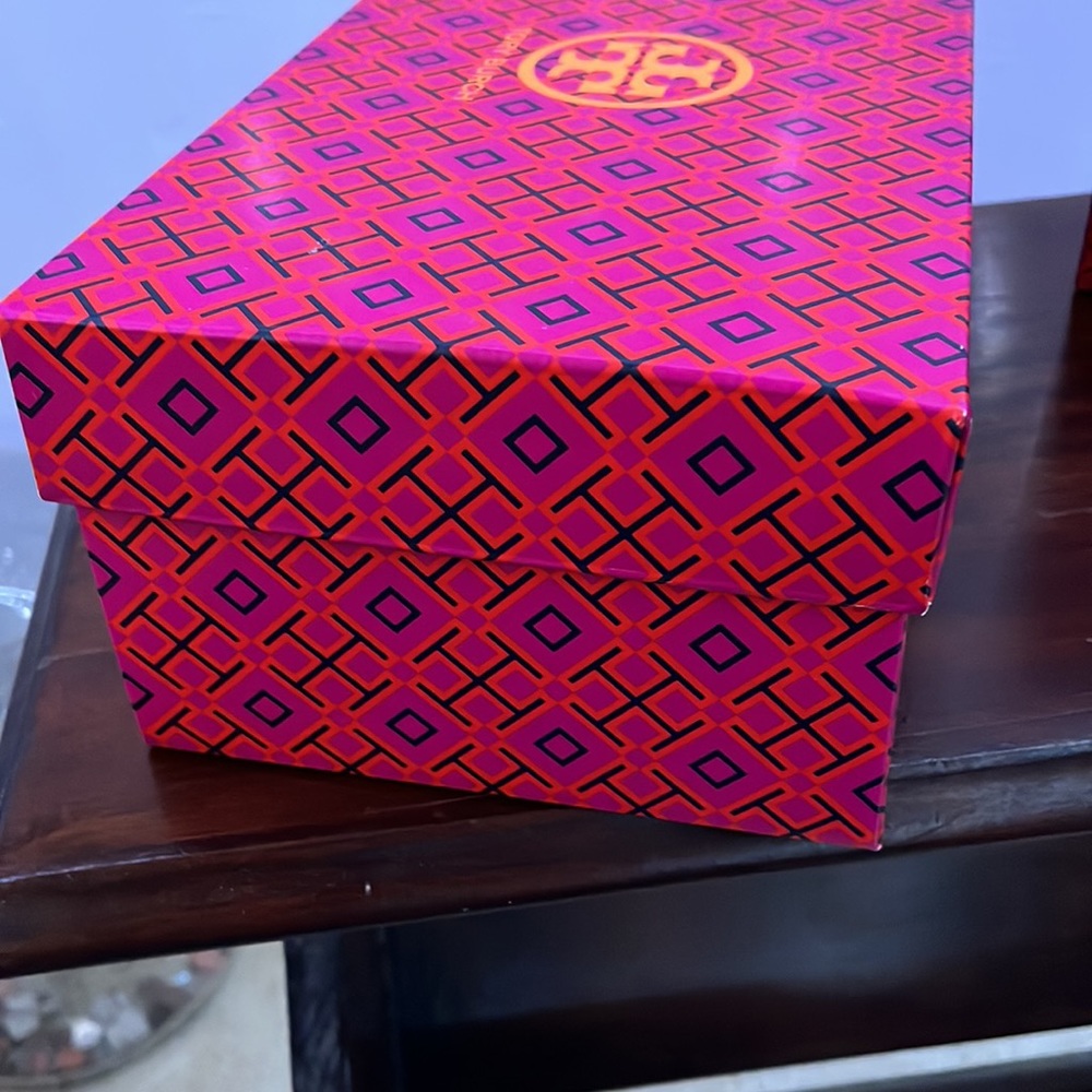 2 tori Burt shoe boxes - Picture 5 of 10